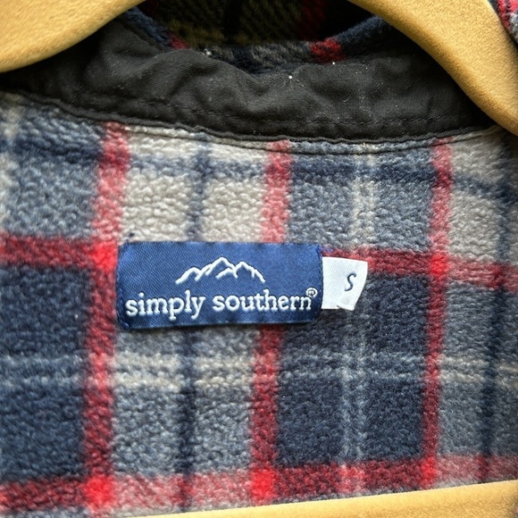 Men’s Soft Fleece Simply Southern Button Down size Small - Picture 4 of 8